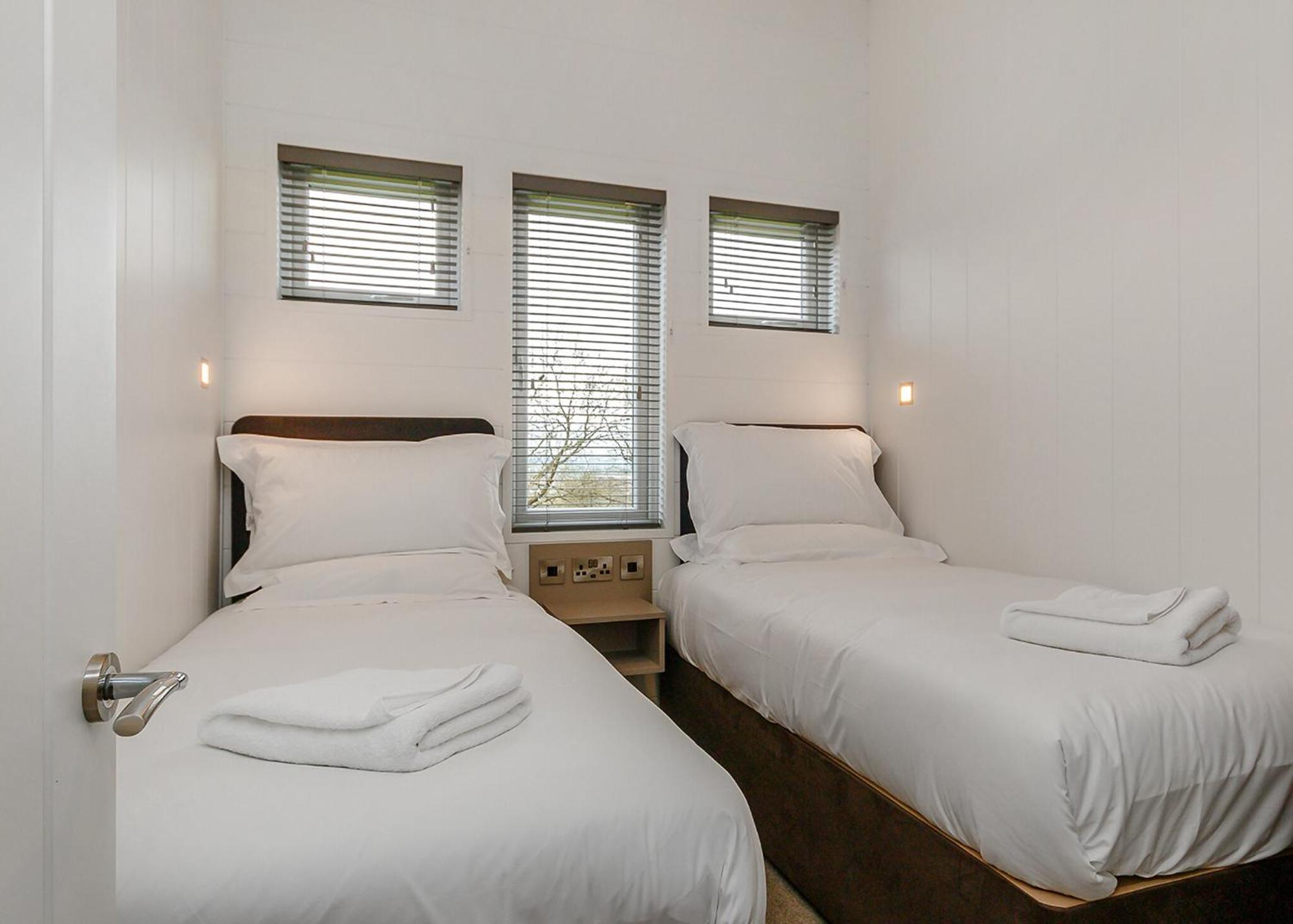 Cheddar Woods Resort And Spa Bagian luar foto