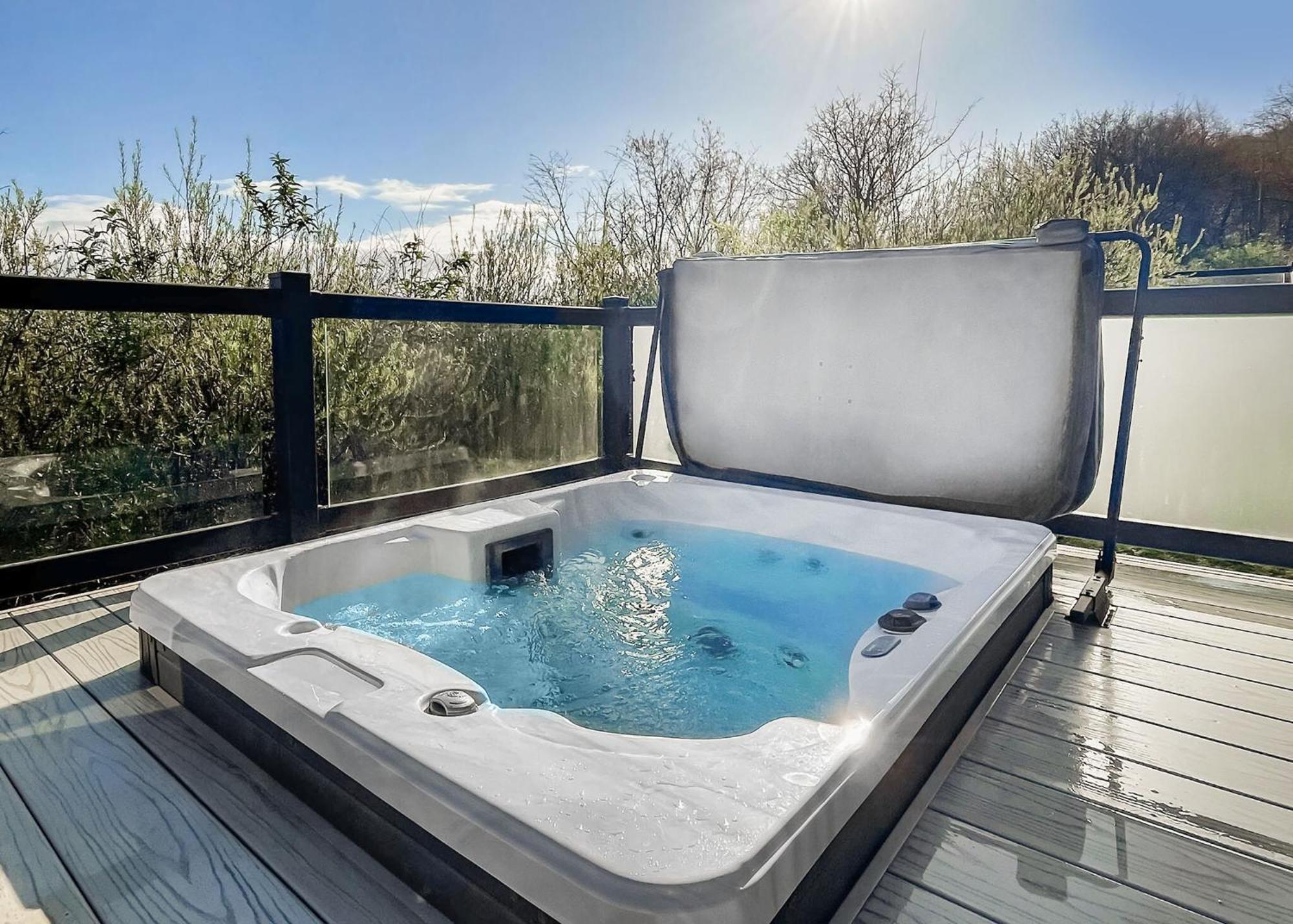 Cheddar Woods Resort And Spa Bagian luar foto